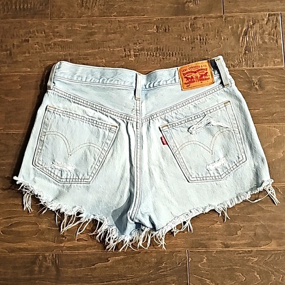 Levi's 501 Women's Jean Shorts sz 28 - Picture 3 of 7